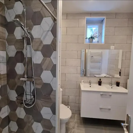 Elegance Provinoise Logement Classe 3 Etoiles Provins Exterior foto